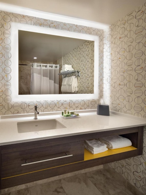 Holiday Inn Montreal Longueuil image 11